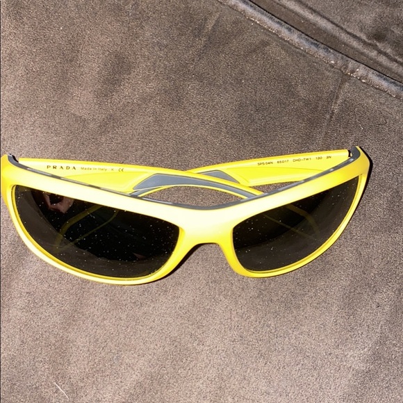 Prada sunglasses - Picture 1 of 3